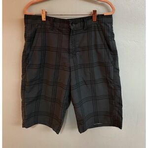 900 by Tony Hawk Shorts Men's Size 31 Gray Plaid Casual Shorts